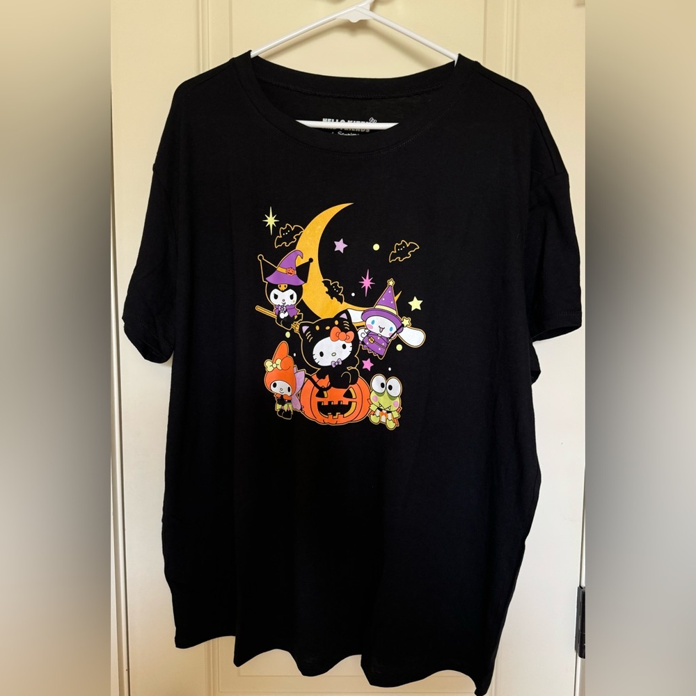 Sanrio Hello Kitty & Friends Torrid Short Sleeve Halloween Tee Large Size 0 (12)